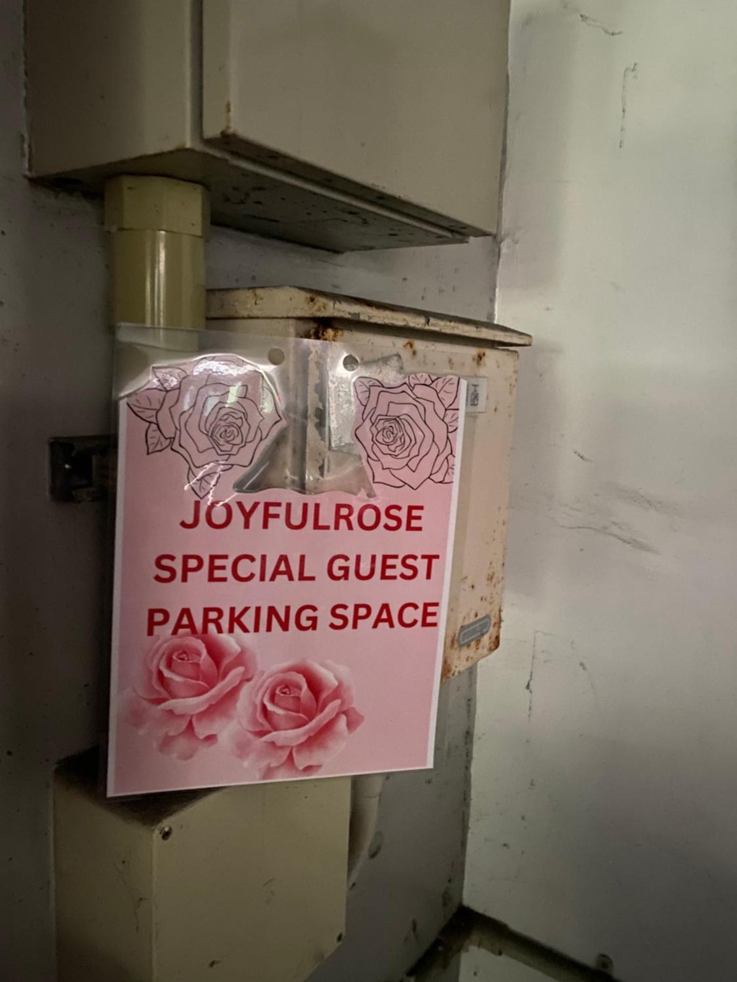Joyful Rose Apartman Ginovan Kültér fotó